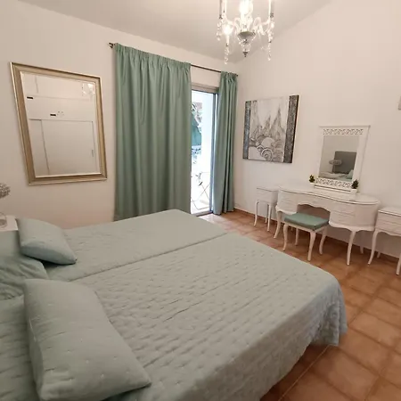 Apartamento Paradero Con Jardin * بلايا ذي لاس أميريكاس