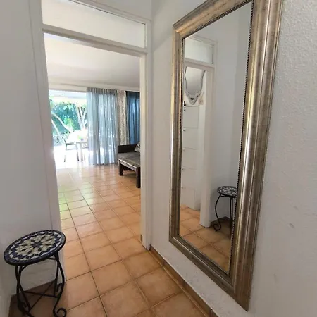 Apartamento Paradero Con Jardin شقة *
