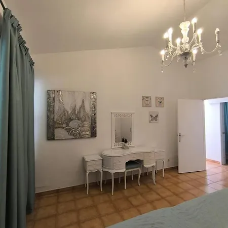Apartamento Paradero Con Jardin * بلايا ذي لاس أميريكاس